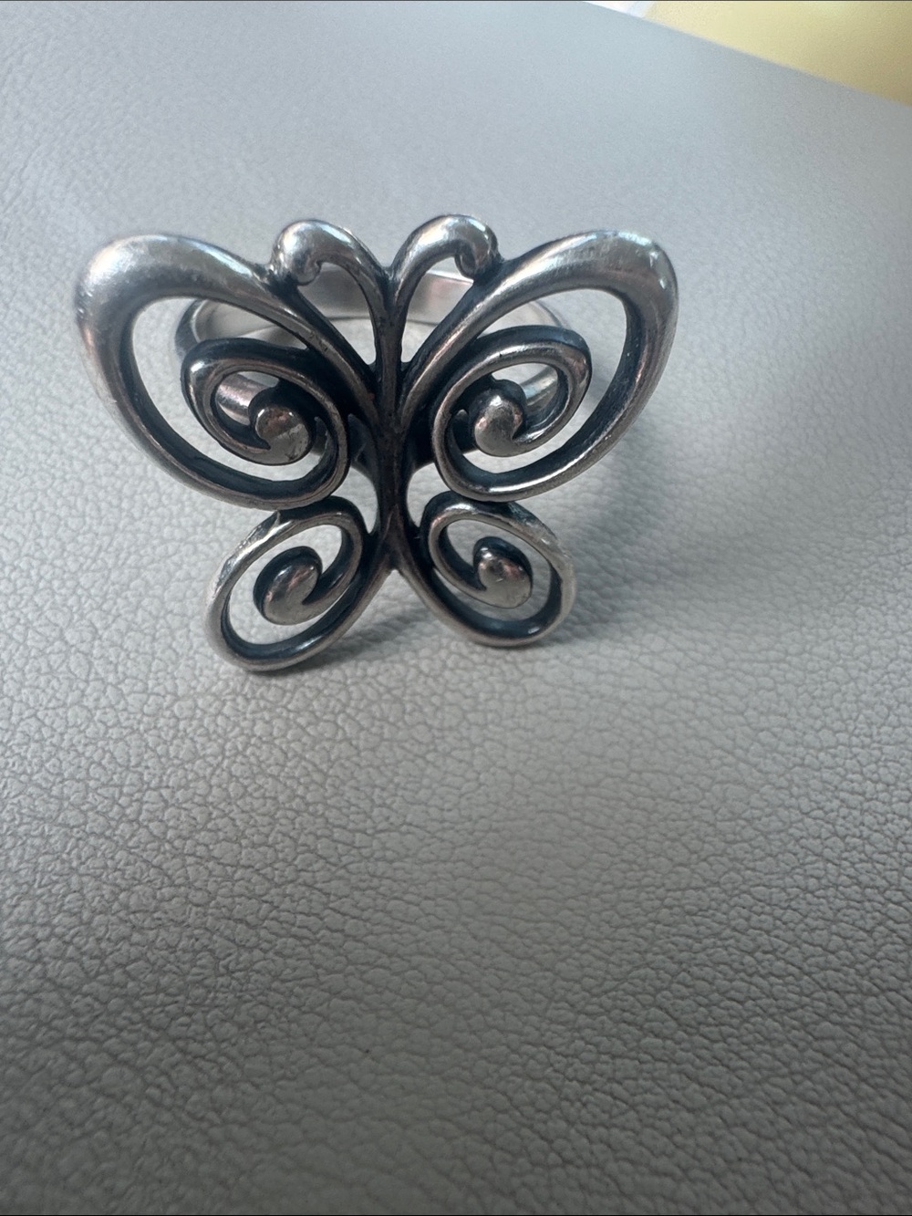 James Avery Retired Silver Butterfly Swirl Ring - Picture 4 of 4